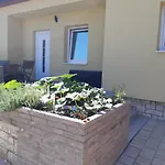 Galagonya Apartment Zamardi
